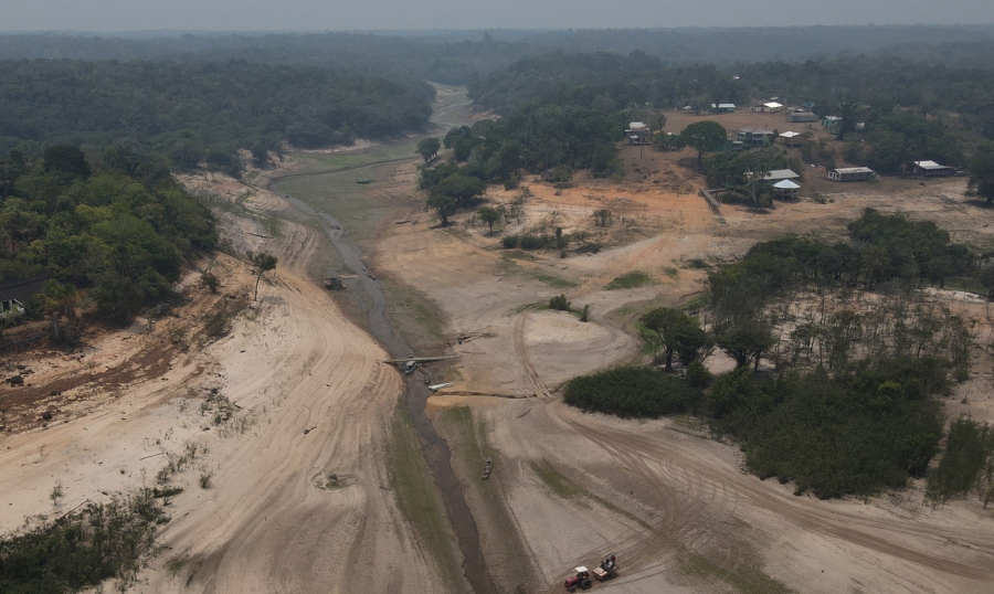 Após atingir seca histórica Rio Negro começa processo de cheia em